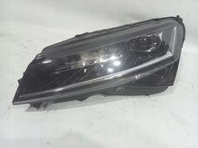 Laden Sie das Bild in den Galerie-Viewer, Frontscheinwerfer Skoda Superb III 3V1941016D Full LED Rechts oder Links