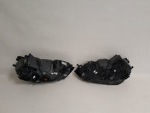 Load image into Gallery viewer, Frontscheinwerfer VW Sportsvan 90067949 Xenon Ein Stück (Rechts oder Links)