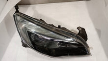 Laden Sie das Bild in den Galerie-Viewer, Frontscheinwerfer Opel Astra J 13371596 Rechts Scheinwerfer Headlight SCH1540762453pr