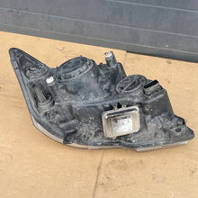 Load image into Gallery viewer, Frontscheinwerfer Mercedes-Benz Viano W639 A6398202861 Links Headlight SCH9572793332bf