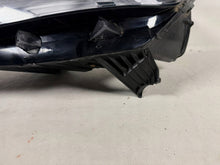 Laden Sie das Bild in den Galerie-Viewer, Frontscheinwerfer Dacia Sandero III 260601750R Links Scheinwerfer Headlight SCH8222734961fr