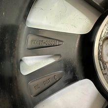 Load image into Gallery viewer, 1x Alufelge 17 Zoll 7.0&quot; 5x114.3 50ET Glanz Schwarz PW457-02001 Toyota Rim Wheel