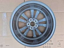 Load image into Gallery viewer, 1x Alufelge 17 Zoll 7.5" 5x112 27ET 6863417- BMW 5 G31 G30 Rim Wheel FEL5251401444bc