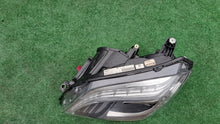 Laden Sie das Bild in den Galerie-Viewer, Frontscheinwerfer Mercedes-Benz W204 A2048201539 Xenon Links Headlight SCH5270827657ly