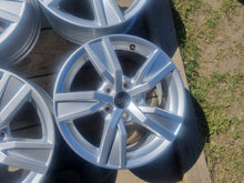 Laden Sie das Bild in den Galerie-Viewer, 4x Alufelge 16 Zoll 7.0" 5x112 35ET Glanz Silber 8W0601025A Audi A4 Rim Wheel FEL8589185401tu
