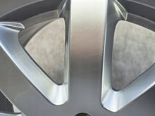Laden Sie das Bild in den Galerie-Viewer, 1x Alufelge 17 Zoll 8.0" 5x112 38ET Glanz Silber 2114013502 Mercedes-Benz W211 FEL5319485287rh