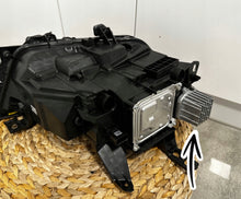 Laden Sie das Bild in den Galerie-Viewer, Frontscheinwerfer Opel Astra L 9851881680 LED Ein Stück (Rechts oder Links) SCH5888085661fx