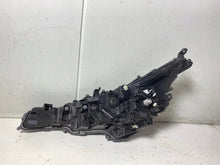Laden Sie das Bild in den Galerie-Viewer, Frontscheinwerfer Toyota Corolla 81110-02S70 81110-02S78 LED Rechts oder Links
