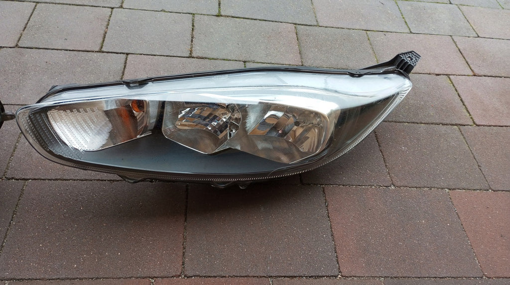 Frontscheinwerfer Ford Fiesta I C1BB-13W029-AE C1BB-13W030-AE Ein Satz Headlight SCH2059775924dy