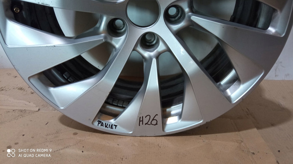 1x Alufelge 18 Zoll 8.0" 5x112 26ET Glanz Silber 4K8601025A Audi Rim Wheel