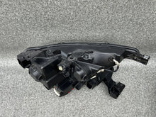 Load image into Gallery viewer, Frontscheinwerfer Ford Ranger Links Scheinwerfer Headlight SCH7368424917st