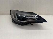Laden Sie das Bild in den Galerie-Viewer, Frontscheinwerfer Opel Astra 662588537 Rechts Scheinwerfer Headlight SCH7759912720va