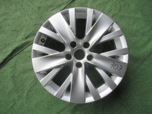 Load image into Gallery viewer, 1x Alufelge 17 Zoll 7.0" 5x112 43ET Glanz Silber 5N0601025AC VW Tiguan Rim Wheel FEL2424325178lp
