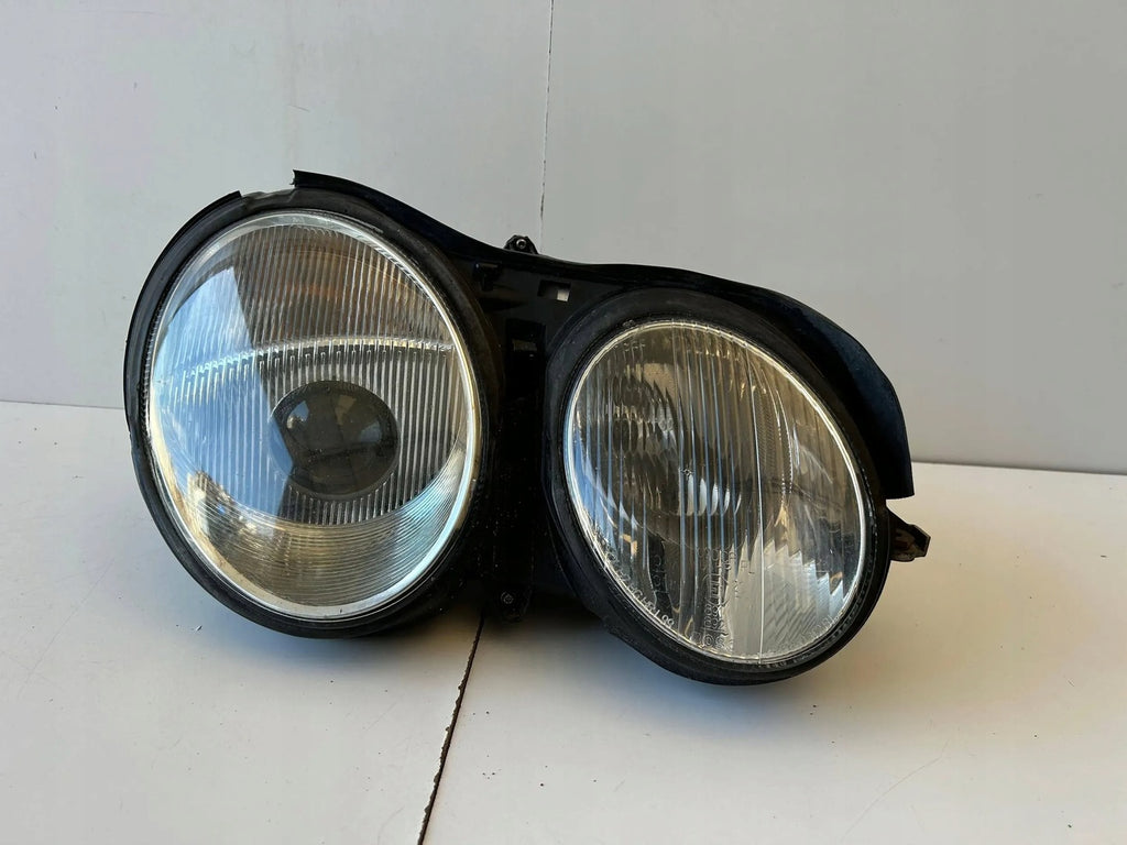 Frontscheinwerfer Mercedes-Benz 2158200261 Rechts Scheinwerfer Headlight