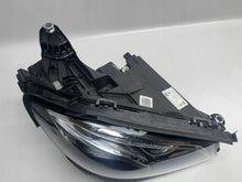 Laden Sie das Bild in den Galerie-Viewer, Frontscheinwerfer Mercedes-Benz W213 A2139069808 LED Rechts Headlight SCH8128012149bg