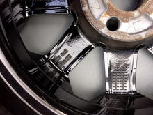 Laden Sie das Bild in den Galerie-Viewer, 1x Alufelge 15 Zoll 4.5&quot; 4x100 35ET 42611-0H050 Toyota Aygo Rim Wheel