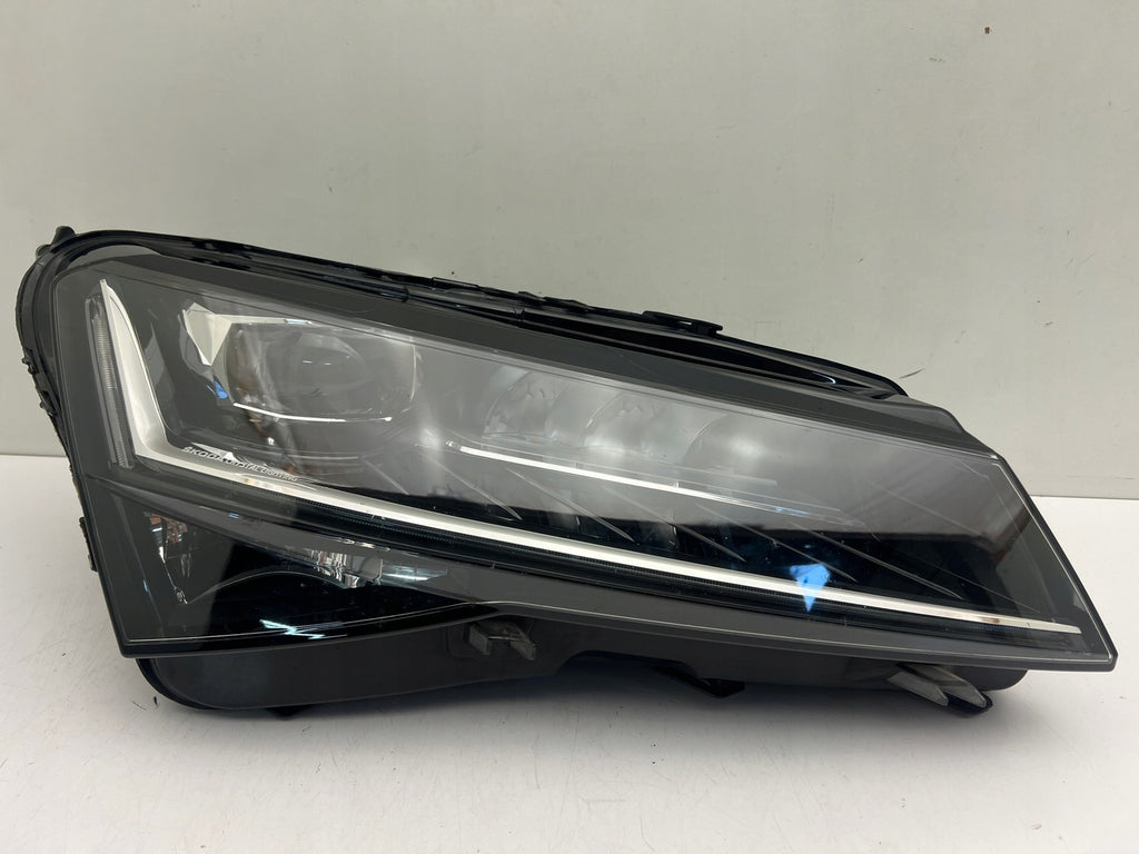 Frontscheinwerfer Skoda Superb III 3V1941016D 992941571AA LED Rechts Headlight