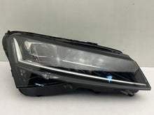 Laden Sie das Bild in den Galerie-Viewer, Frontscheinwerfer Skoda Superb III 3V1941016D 992941571AA LED Rechts Headlight