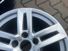 Load image into Gallery viewer, 1x Alufelge 17 Zoll 7.0&quot; 5x112 42ET Glanz Silber 8W0601025P Audi Rim Wheel