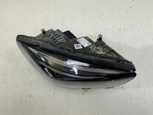 Laden Sie das Bild in den Galerie-Viewer, Frontscheinwerfer Mercedes-Benz W247 A2479060605I LED Rechts Headlight SCH9398718268jn