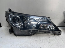 Laden Sie das Bild in den Galerie-Viewer, Frontscheinwerfer Toyota Rav 4 W0836 Ein Satz Scheinwerfer Headlight SCH8425900431zc