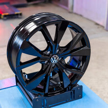 Laden Sie das Bild in den Galerie-Viewer, 1x Alufelge 18 Zoll 7.0" 5x100 39ET 2G7601025C VW T-Cross Rim Wheel FEL5990122677vi