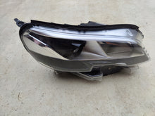 Laden Sie das Bild in den Galerie-Viewer, Frontscheinwerfer Peugeot Expert Traveller 9808235780 00197124-06 Xenon Rechts SCH5842506253yd