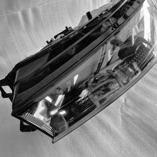 Laden Sie das Bild in den Galerie-Viewer, Frontscheinwerfer Skoda Enyaq 5LB941015F Links Scheinwerfer Headlight SCH6185032364az