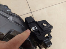 Load image into Gallery viewer, Frontscheinwerfer Mazda 2 D43N-51030 D43N-51040 LED Ein Satz Headlight