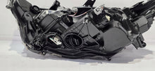 Laden Sie das Bild in den Galerie-Viewer, Frontscheinwerfer Toyota V LED Rechts Scheinwerfer Headlight SCH3191161268ks