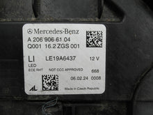 Laden Sie das Bild in den Galerie-Viewer, Frontscheinwerfer Mercedes-Benz A2069066104 Ein Stück (Rechts oder Links) SCH5504498154bu