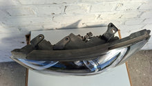 Load image into Gallery viewer, Frontscheinwerfer Hyundai Elantra 92101-F2 Links Scheinwerfer Headlight