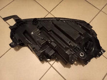 Laden Sie das Bild in den Galerie-Viewer, Frontscheinwerfer Skoda Octavia IV 5E4941015A LED Links Scheinwerfer Headlight SCH8173835214dg