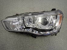 Laden Sie das Bild in den Galerie-Viewer, Frontscheinwerfer Mitsubishi Outlander II Xenon Links Scheinwerfer Headlight SCH1001229935vd