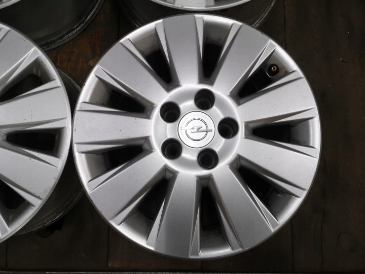 4x Alufelge 16 Zoll 6.5" 5x110 41ET Silber Opel Rim Wheel FEL5895549620ip