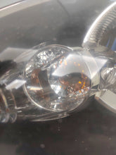 Laden Sie das Bild in den Galerie-Viewer, Frontscheinwerfer Toyota Aygo 811500H070 Links Scheinwerfer Headlight SCH2917987728ni
