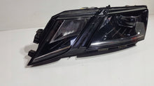 Laden Sie das Bild in den Galerie-Viewer, Frontscheinwerfer Skoda Octavia III 5E1941015D Links Scheinwerfer Headlight SCH2616070306lt