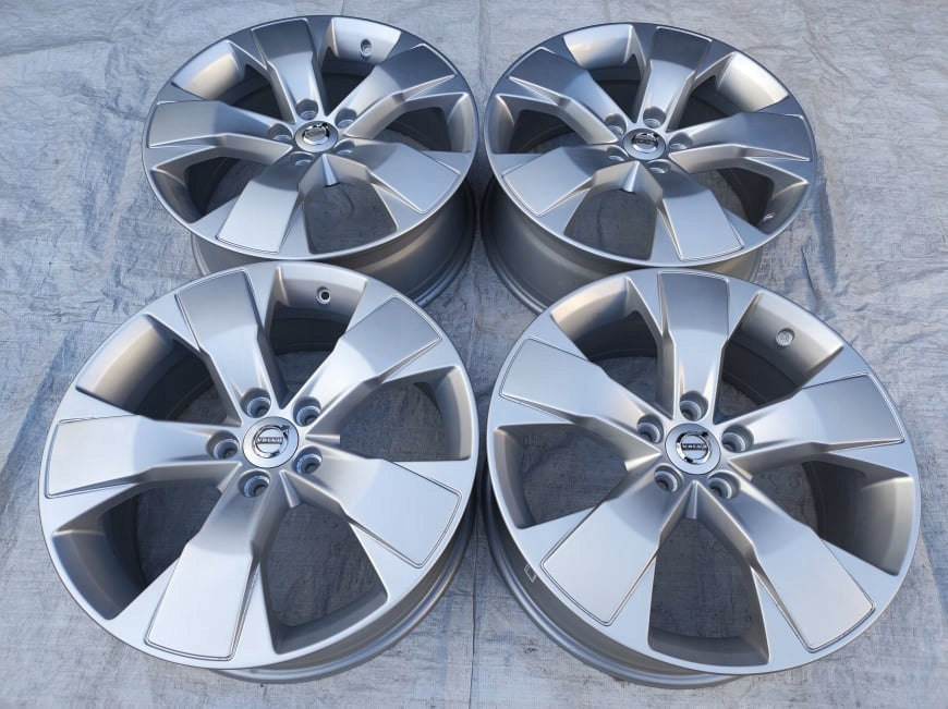 4x Alufelge 18 Zoll 7.5" 5x108 50 5ET Glanz Silber 31471553 Volvo Xc60 I FEL1013076024kb