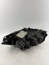 Laden Sie das Bild in den Galerie-Viewer, Frontscheinwerfer Renault Megane II 7701064023 Xenon Ein Satz Headlight SCH9328818719wb