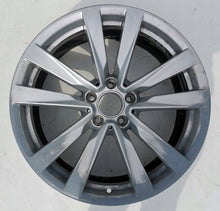 Laden Sie das Bild in den Galerie-Viewer, 1x Alufelge 19 Zoll 8.5" 5x112 31 5ET Glanz Silber A2234013100 Mercedes-Benz FEL7624169495fh