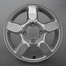 Laden Sie das Bild in den Galerie-Viewer, 1x Alufelge 15 Zoll 6.0&quot; 5x114.3 46ET Glanz Silber 529103Y650 Hyundai Rim Wheel