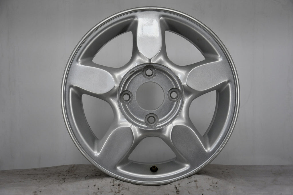 1x Alufelge 15 Zoll 6.0" 5x114.3 46ET Glanz Silber 529103Y650 Hyundai Rim Wheel