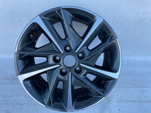 Load image into Gallery viewer, 1x Alufelge 17 Zoll 7.0&quot; 5x114.3 53ET Glanz Graphit 52910-G4700 Hyundai I30