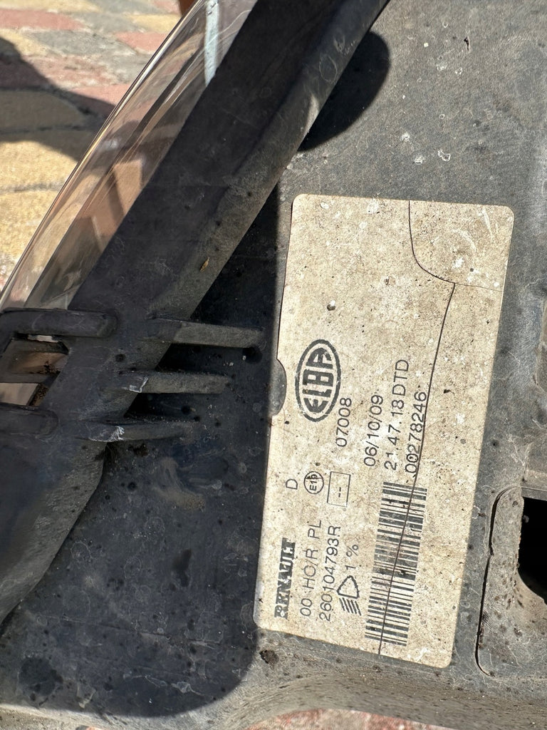 Frontscheinwerfer Dacia Sandero 260104793R LED Ein Stück (Rechts oder Links)