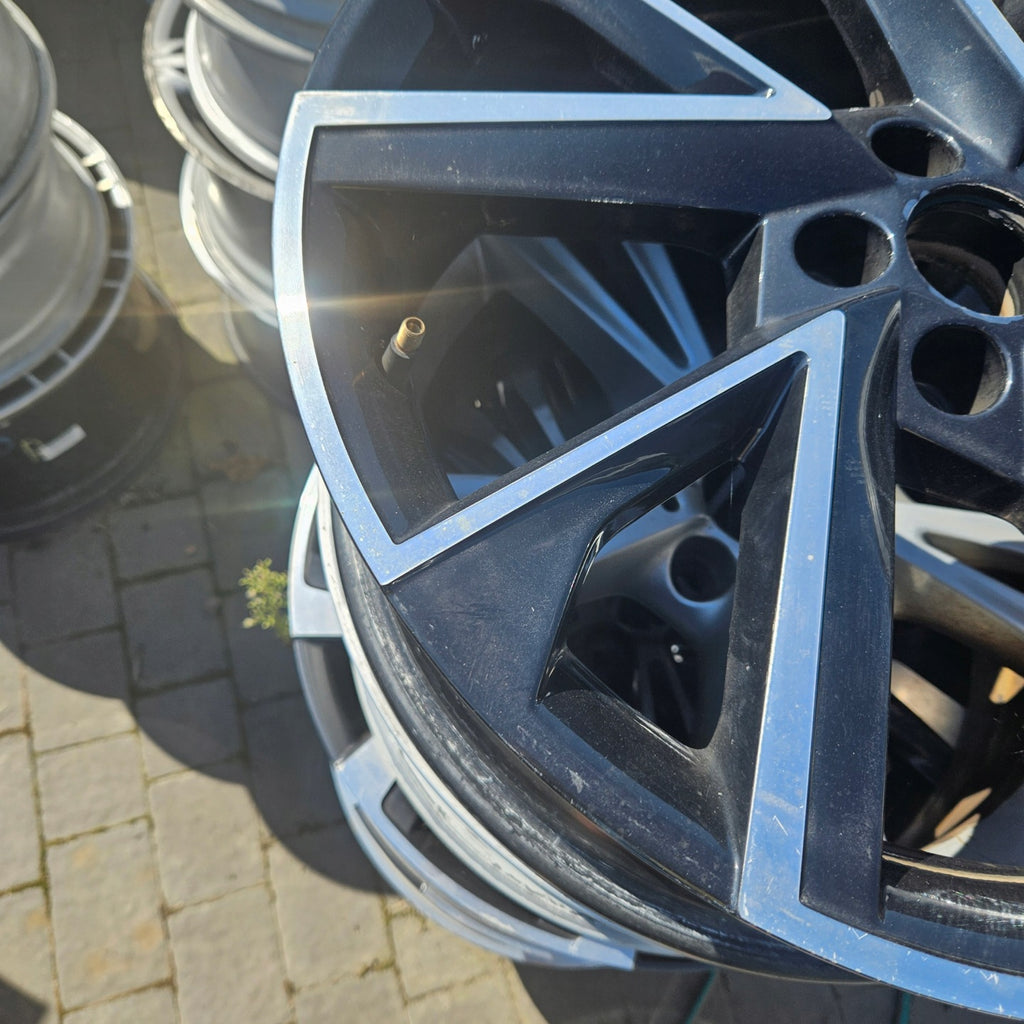 1x Alufelge 18 Zoll 7.0" 5x100 39ET Schwarz 657601025A Skoda Fabia Iii Rim Wheel FEL7215118164di