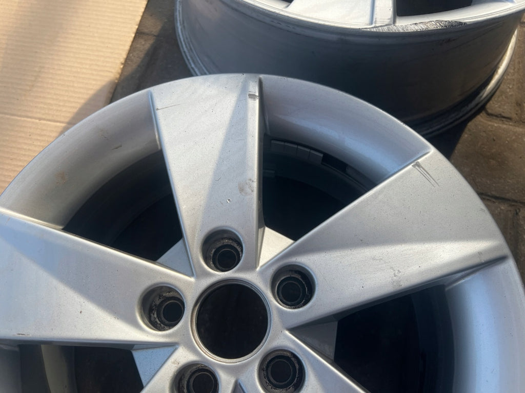 1x Alufelge 15 Zoll 6.0" 5x100 5J0601025AB Skoda Fabia Rim Wheel FEL8916172476zb