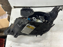 Laden Sie das Bild in den Galerie-Viewer, Frontscheinwerfer 15872400 15872300 Xenon Ein Stück (Rechts oder Links)