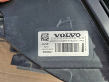 Laden Sie das Bild in den Galerie-Viewer, Frontscheinwerfer Volvo Xc90 31353153 Links Scheinwerfer Headlight