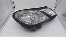Laden Sie das Bild in den Galerie-Viewer, Frontscheinwerfer Mercedes-Benz W212 A2128202059 207H70A2128202059 Rechts SCH4226658938zz