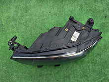 Load image into Gallery viewer, Frontscheinwerfer VW T-Roc 2GA941035D LED Ein Stück (Rechts oder Links) SCH7337430239ft